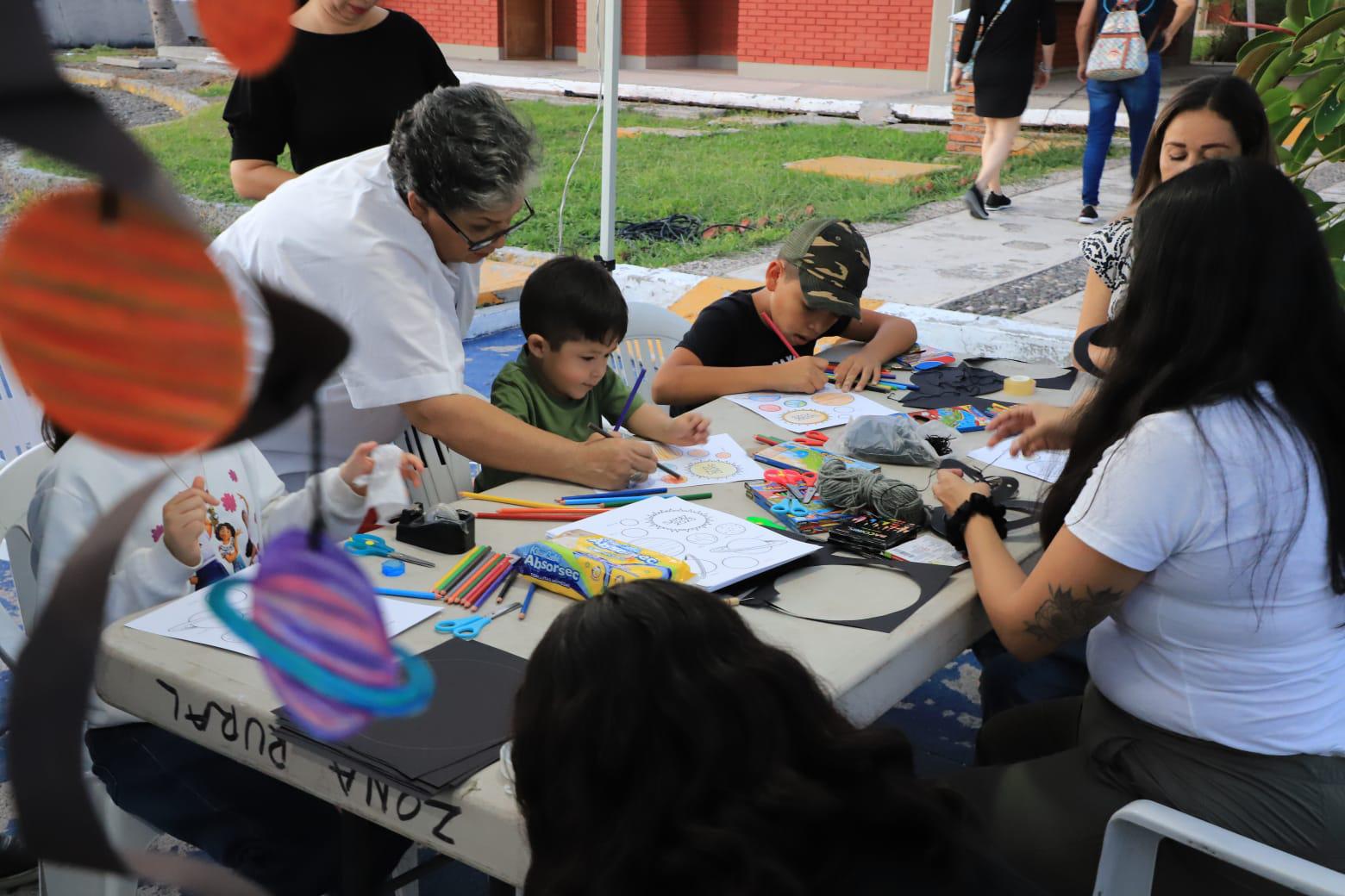 $!Promueven la astronomía en ‘La Noche de las Estrellas’ en Mazatlán