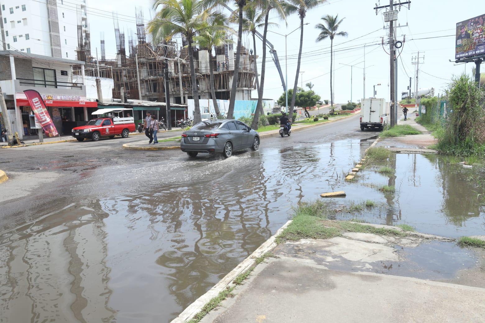 $!Protestan vecinos del Fraccionamiento Flamingos por el relleno y las inundaciones