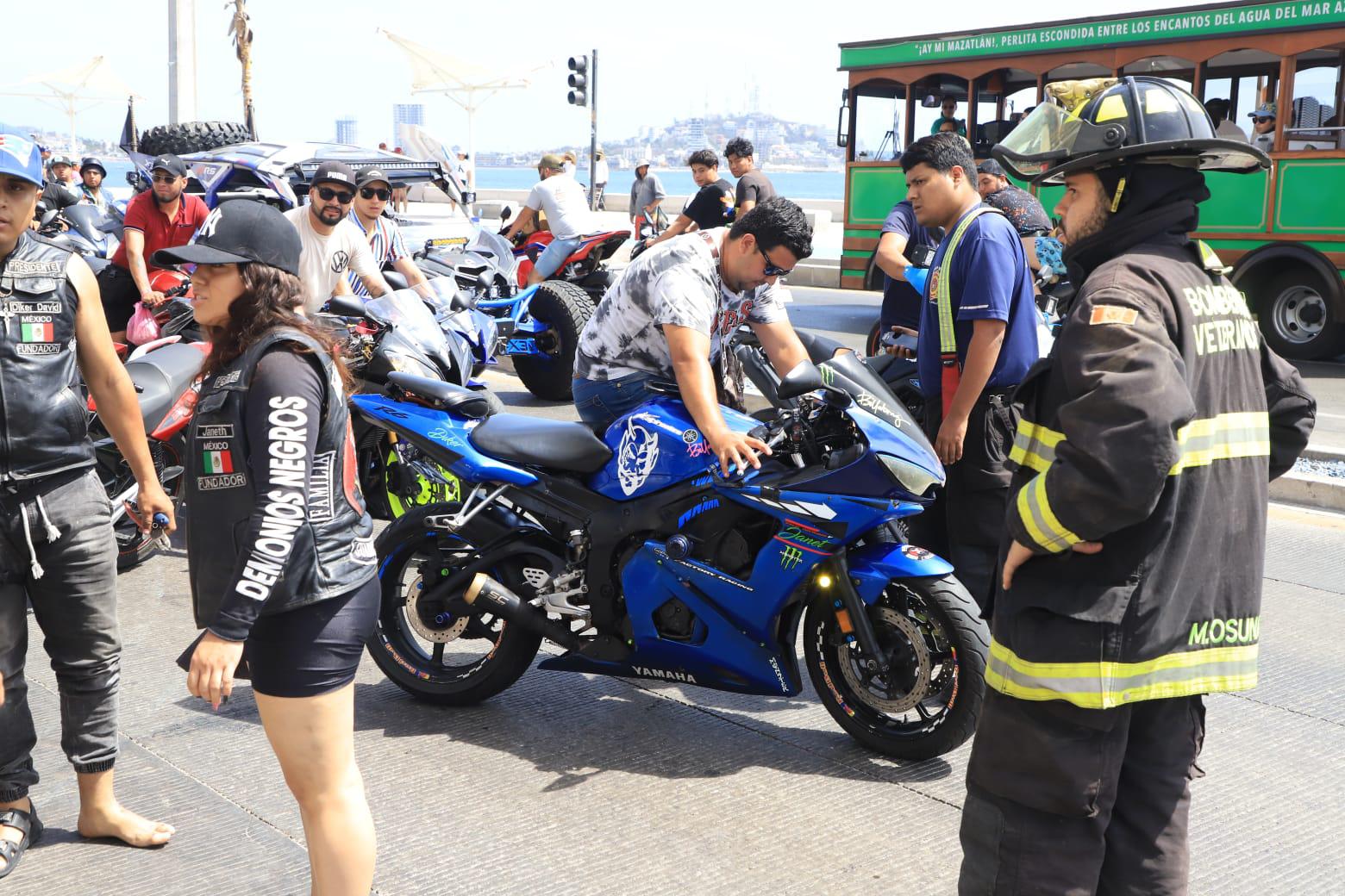 $!Cierran a la circulación vehicular el malecón por el desfile de la Semana de la Moto en Mazatlán