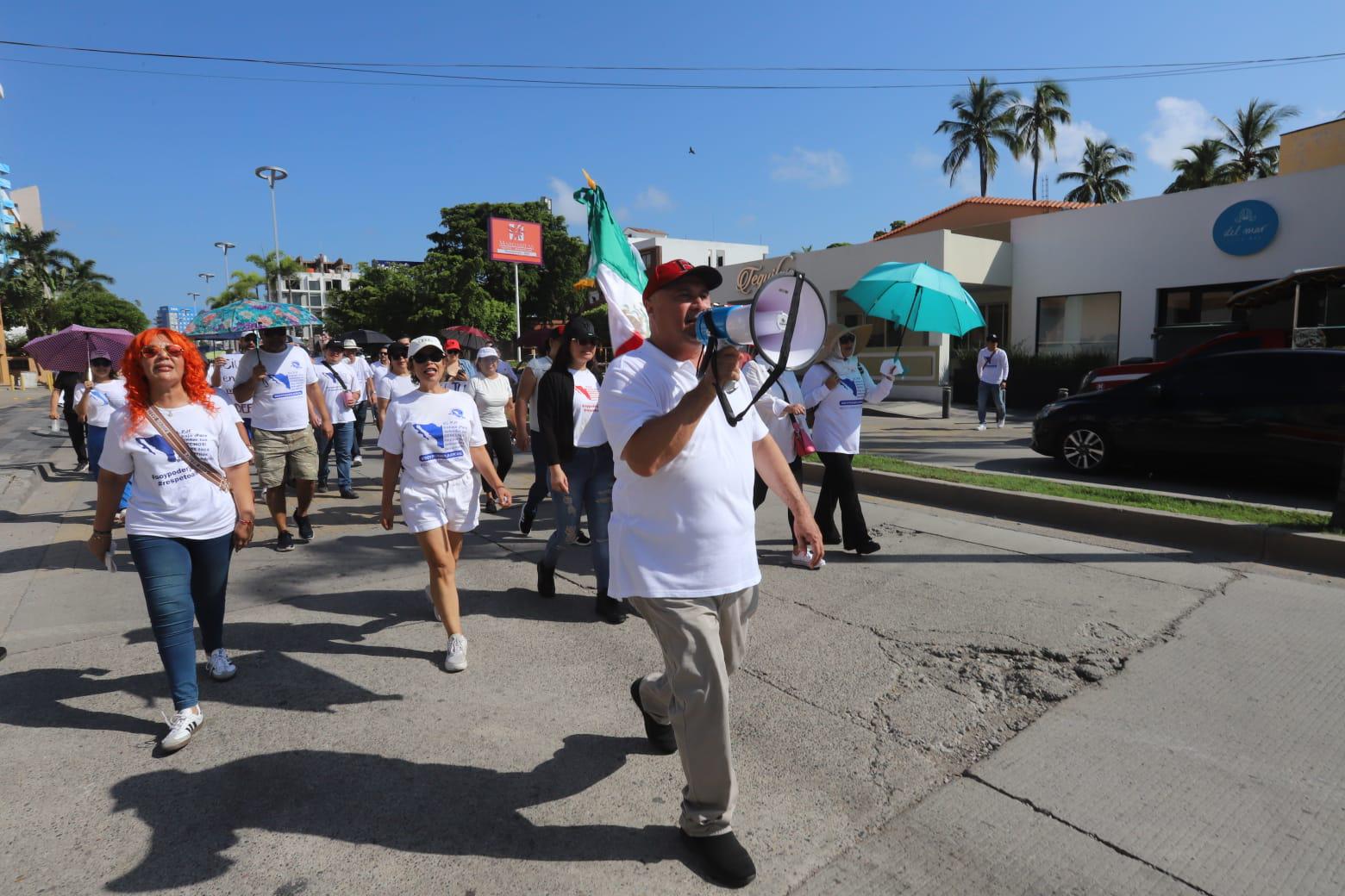 $!Marchan trabajadores del Poder Judicial de la Federación por la libertad y la justicia