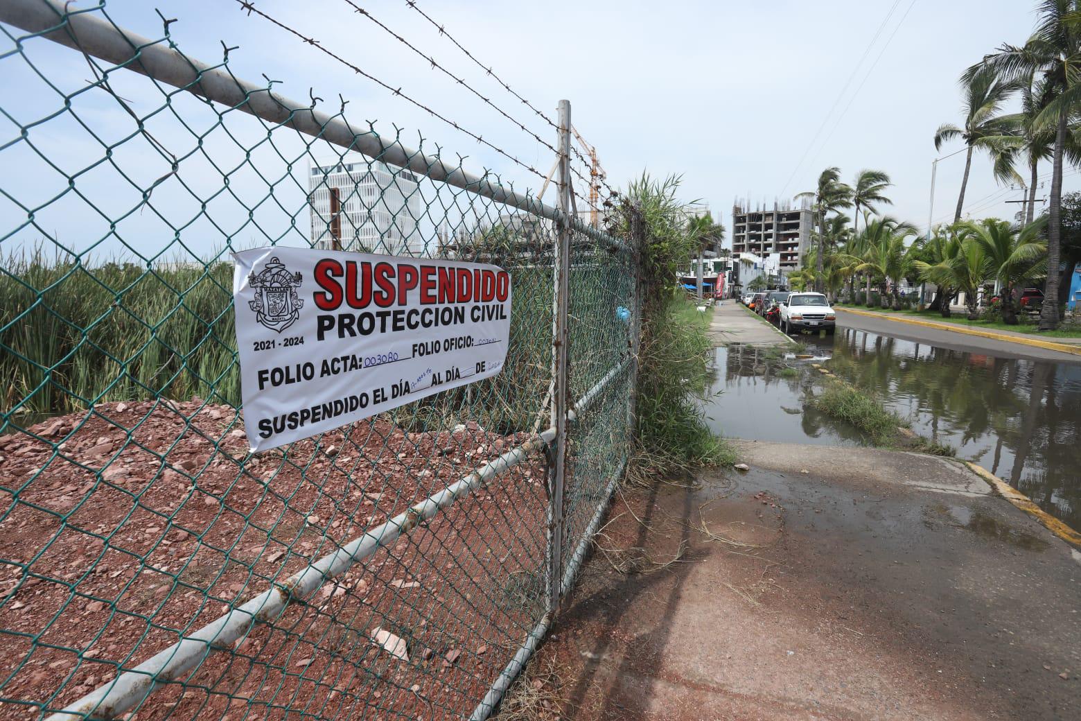 $!Protestan vecinos del Fraccionamiento Flamingos por el relleno y las inundaciones