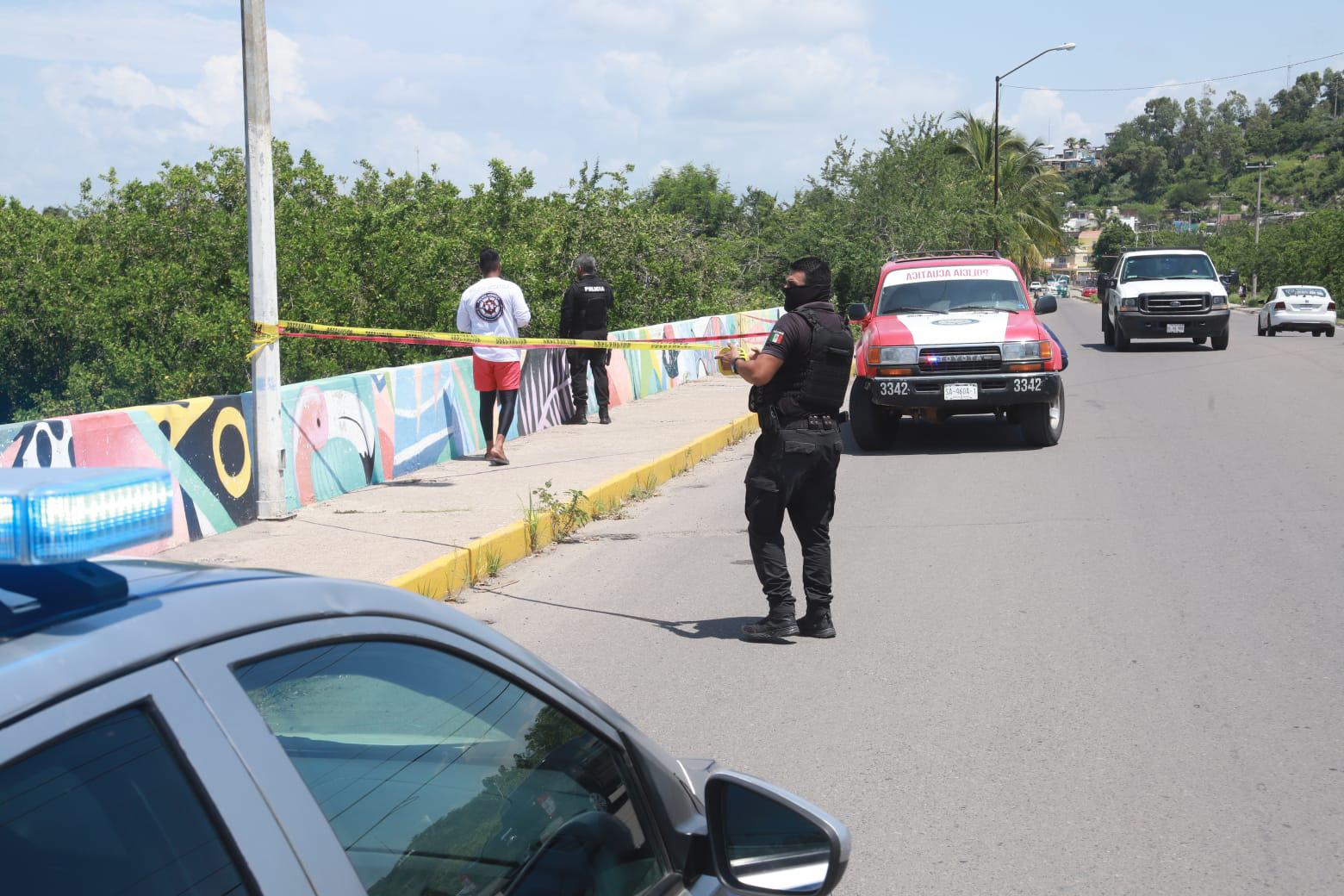 $!Hallan a un hombre ahogado en el Estero del Infiernillo, en Mazatlán