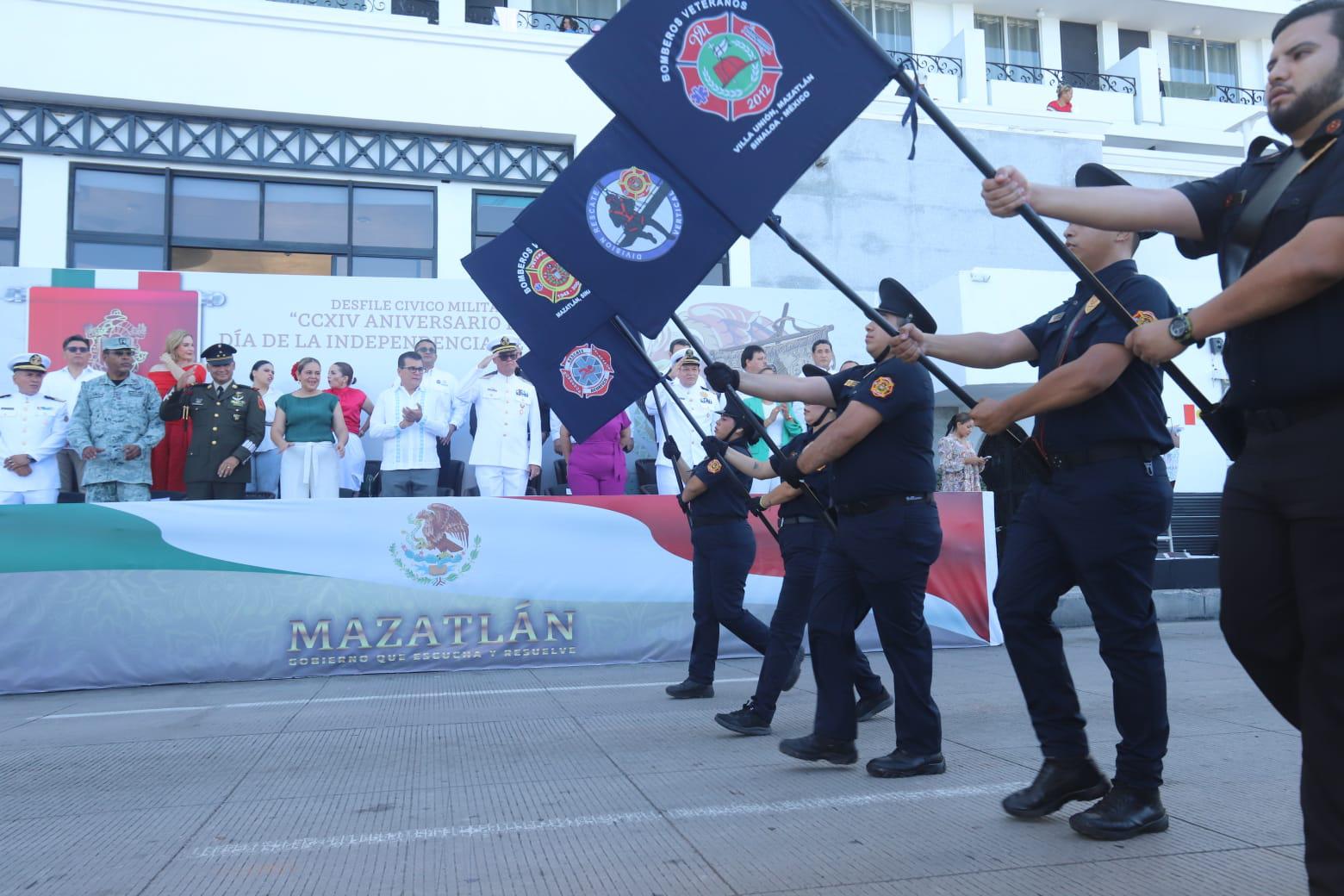 $!Conmemora Mazatlán 214 años de la Independencia de México con desfile cívico-militar