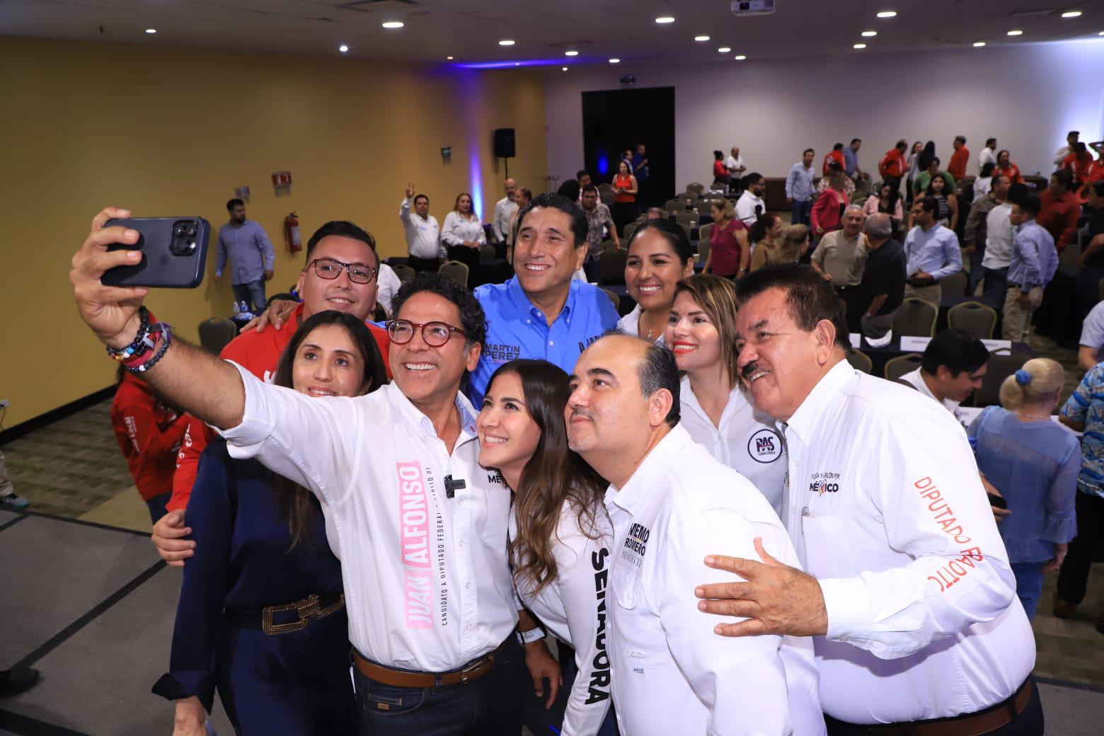 $!Firman candidatos de Fuerza y Corazón propuestas por un desarrollo inclusivo en Mazatlán y Sinaloa