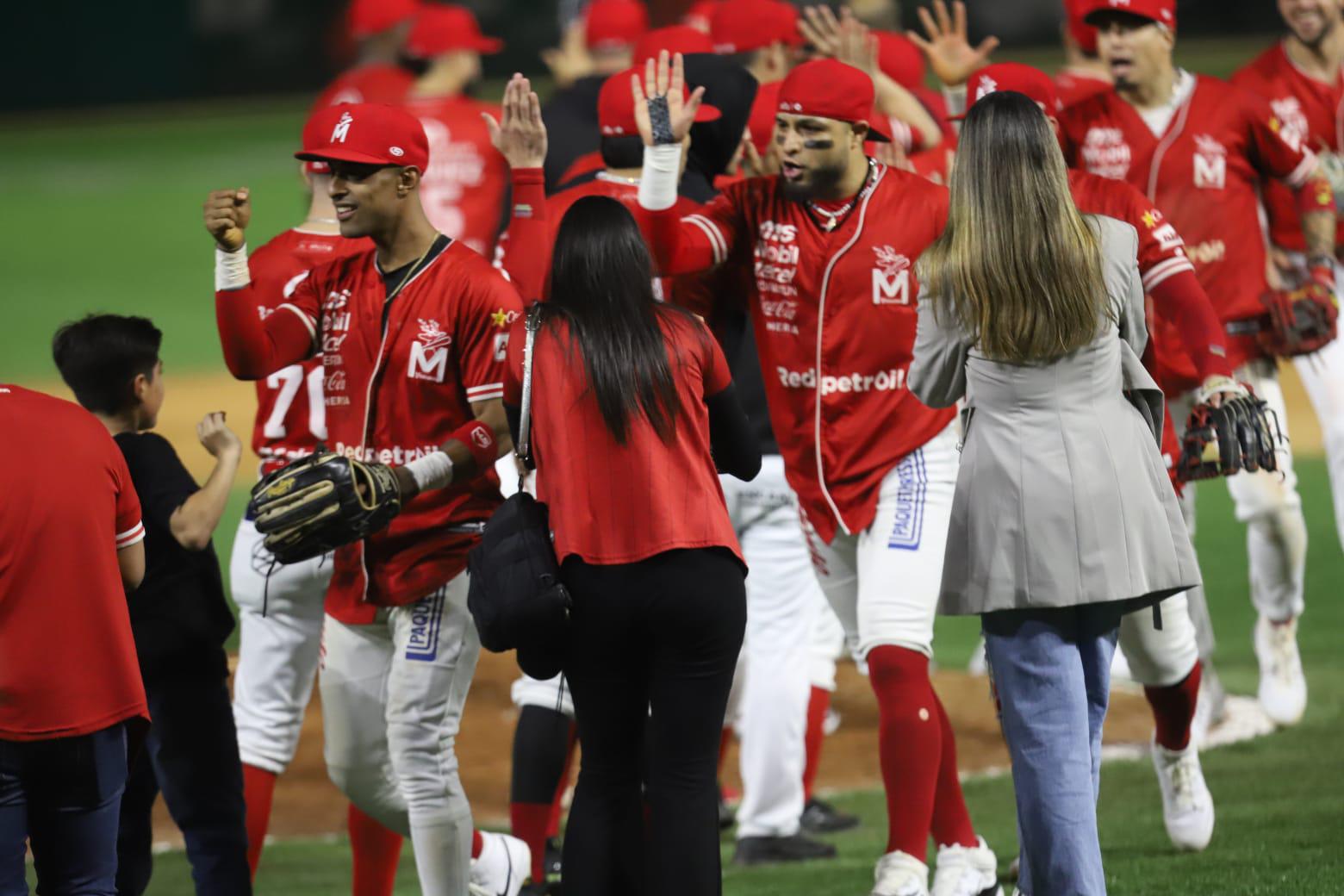 $!Venados de Mazatlán da el primer golpe en semifinal ante Tomateros de Culiacán