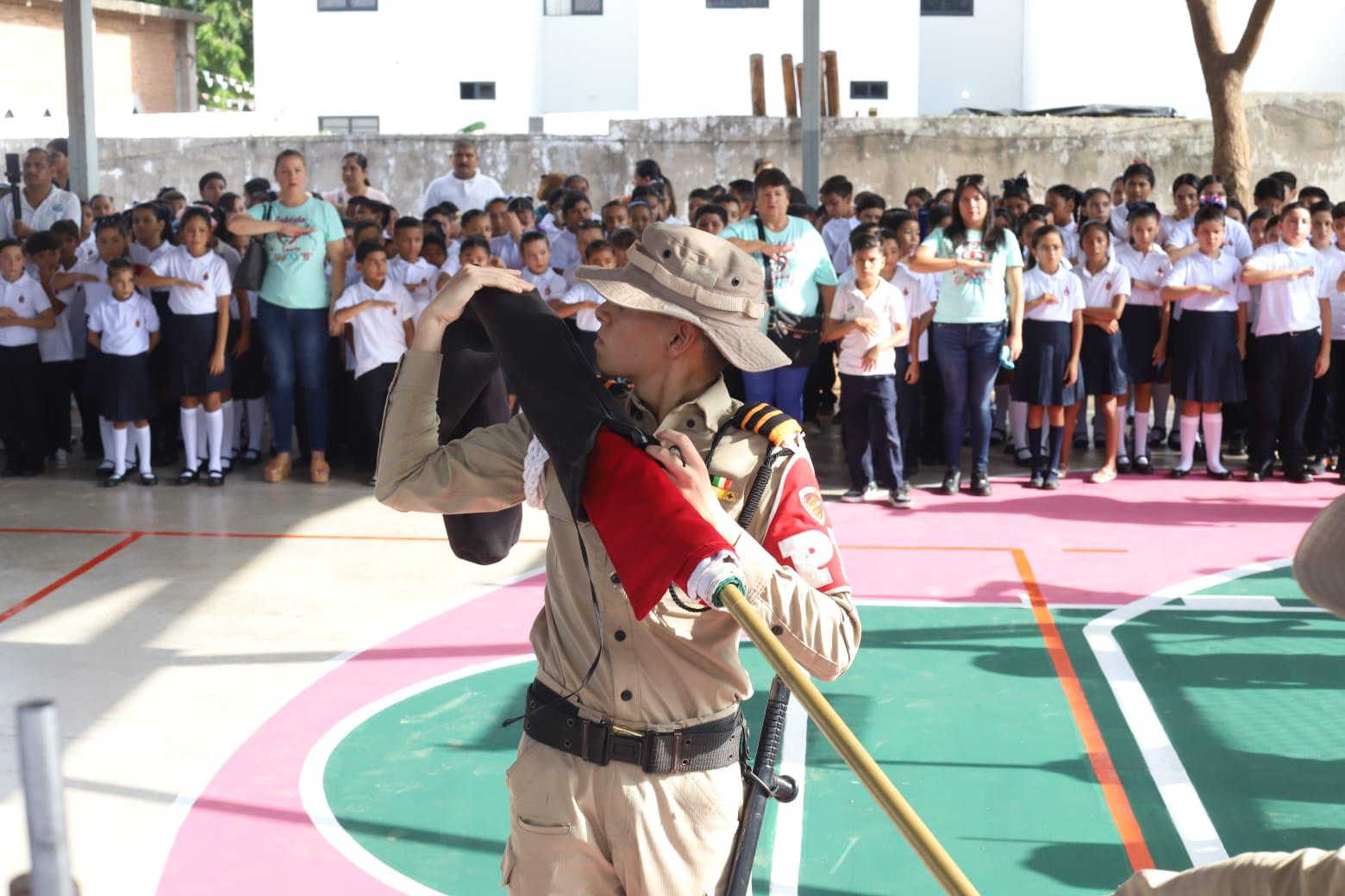 $!Arranca en Mazatlán el ciclo escolar con Lunes Cívico en la Primaria Renato Vega Amador