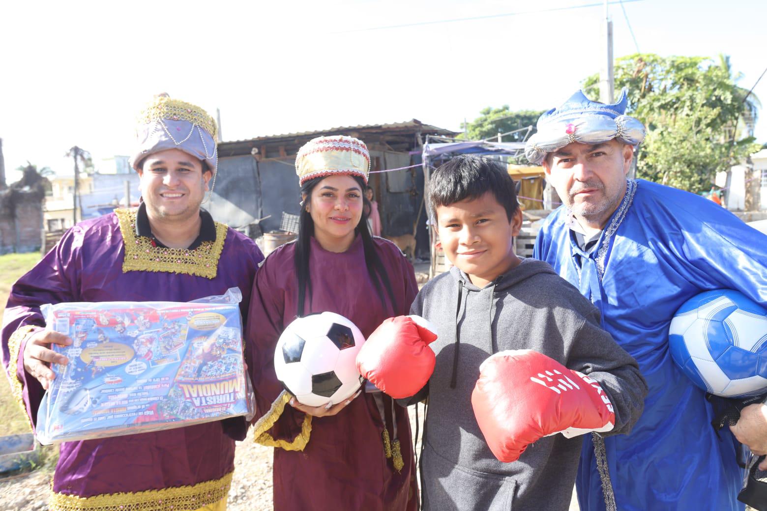 $!¡Gracias! Cumplen los Reyes Magos de Noroeste una vez más con niñas y niños de Mazatlán