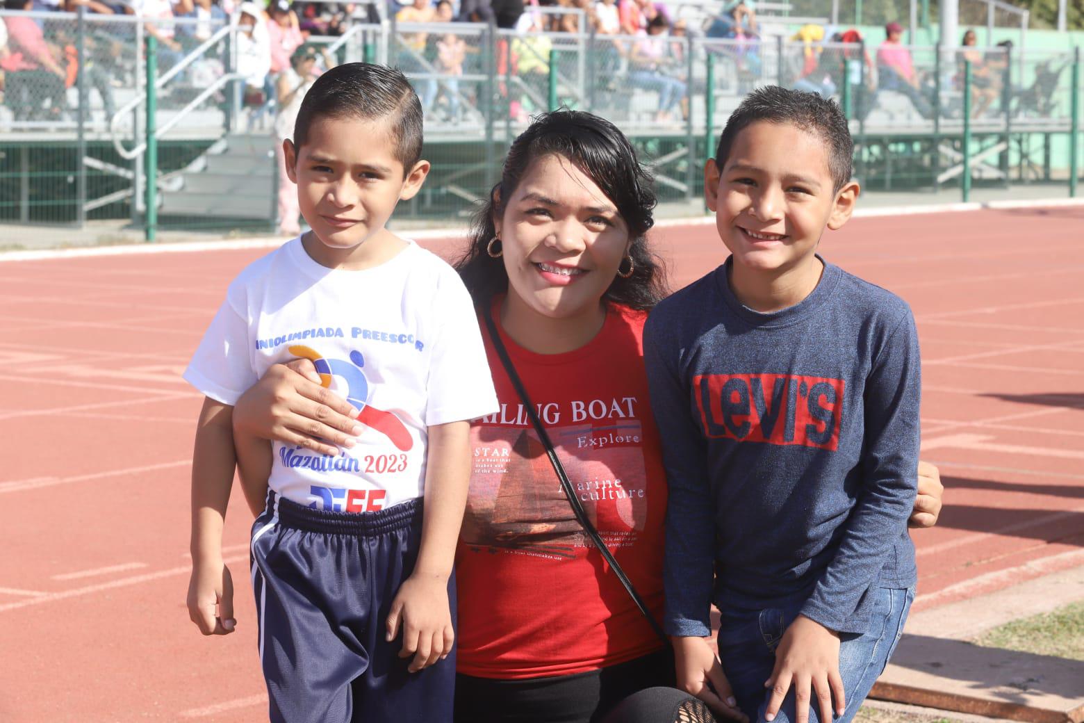 $!Leonel Leyva López, Lucero López y Sebastián Leyva.