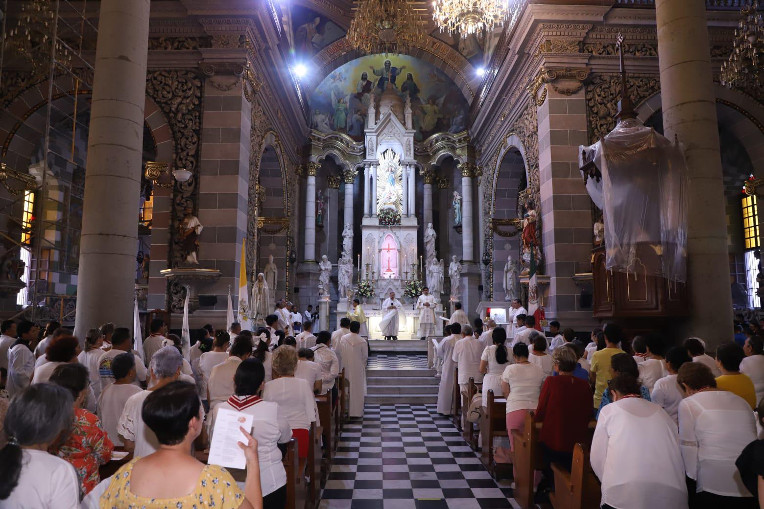 $!Celebra Iglesia Católica la procesión del Corpus Christi en Mazatlán