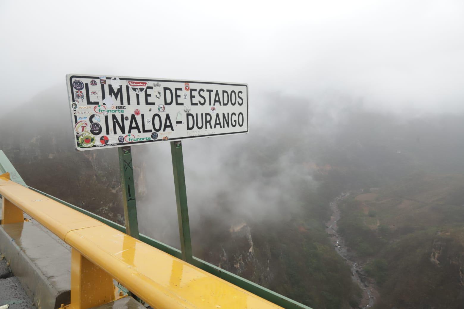 $!Azota tormenta invernal con fuertes lluvias, neblina y viento a zona serrana de Sinaloa y Durango