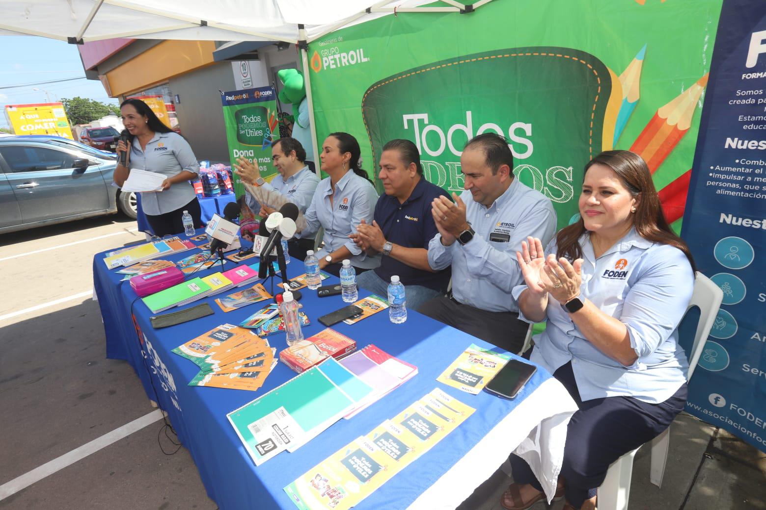 $!Grupo Petroil inicia en Mazatlán su colecta de útiles escolares