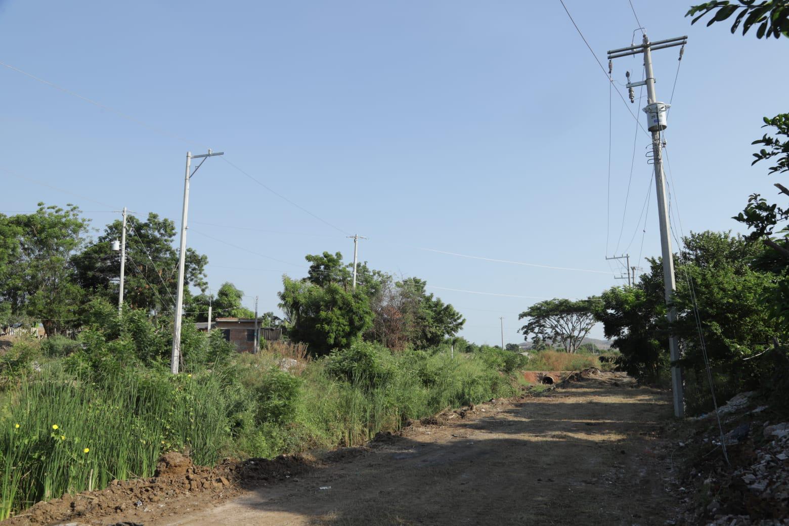 $!Entregan obra de electrificación en colonia Presas del Valle, al norte de Mazatlán