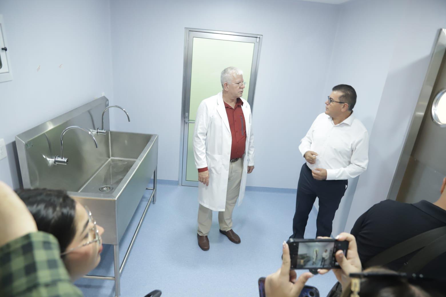 $!Inauguran área remodelada de Quirófanos en Hospital Margarita Maza de Juárez