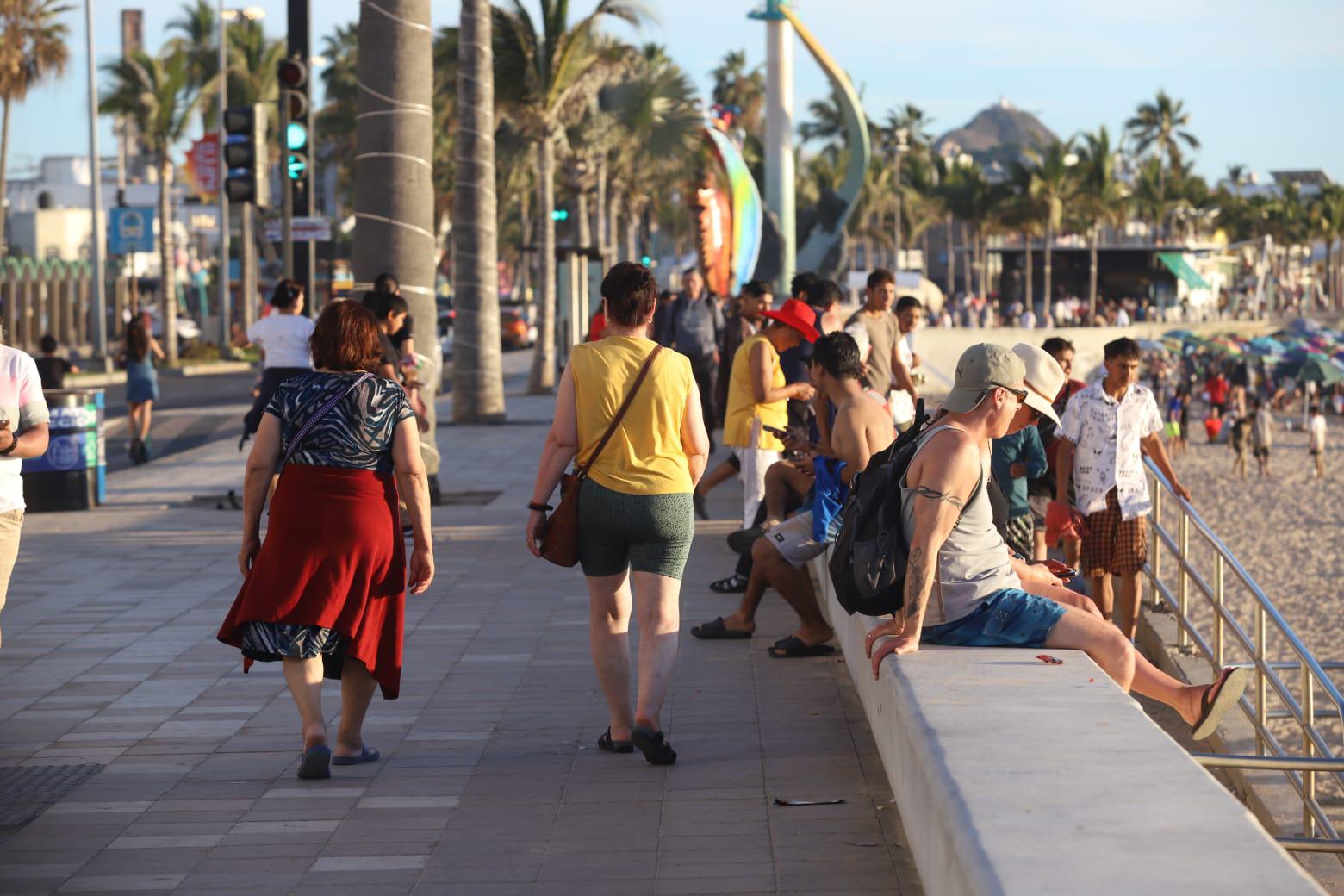 $!Esperan 120 mil visitantes a Mazatlán para observación del Eclipse Solar de este lunes