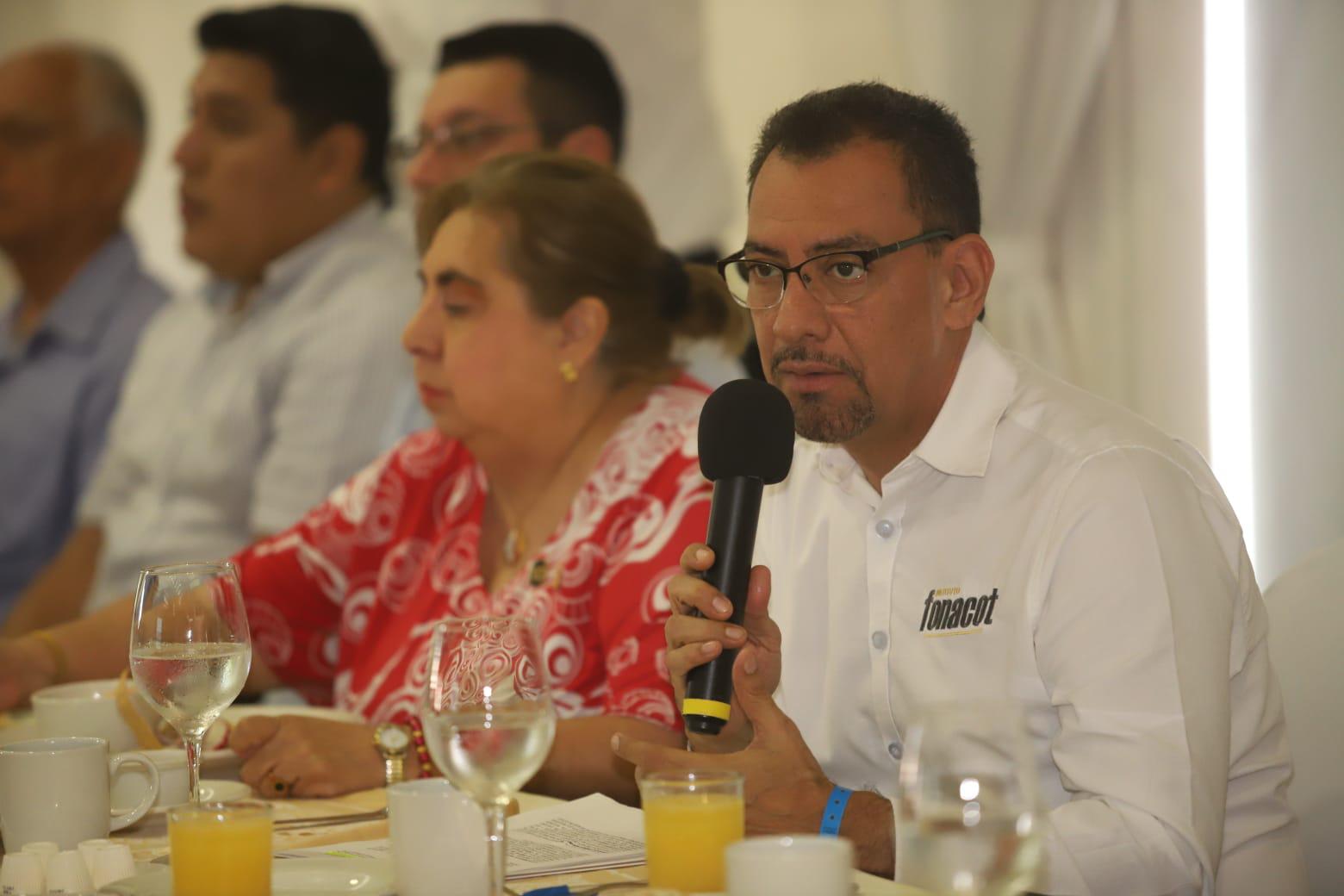 $!Fonacot y contadores de Mazatlán firman convenio para beneficiar a trabajadores