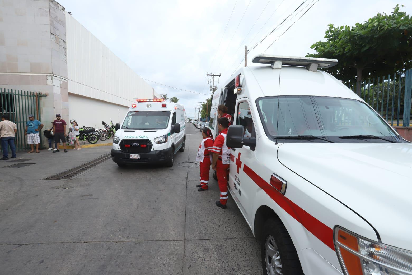 $!Desalojan áreas del IMSS nuevo en Mazatlán por fuga de oxígeno