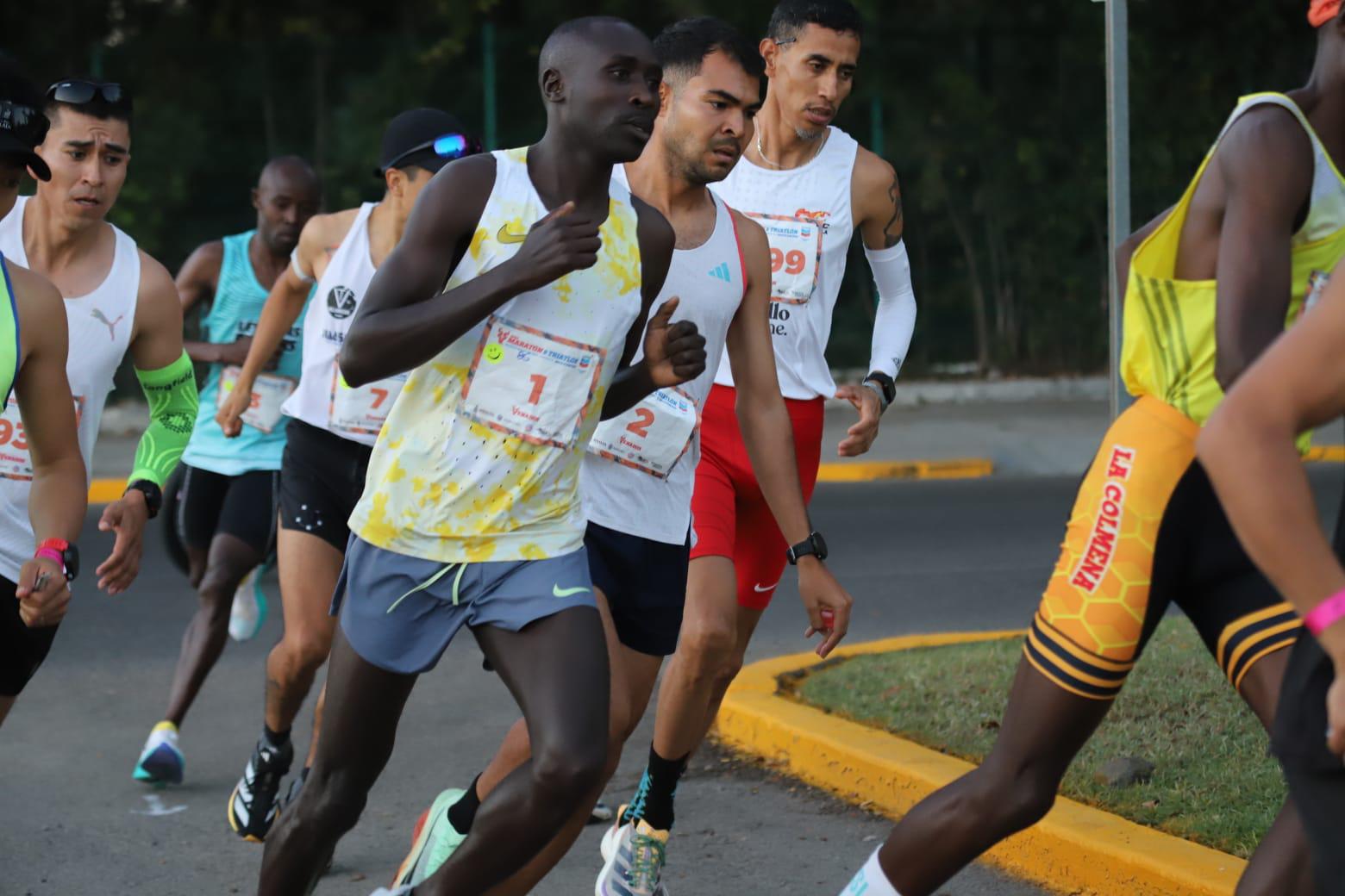 $!Kevin Fitch y Valentín Rendón son los mejores representantes de Mazatlán en el Maratón Pacífico