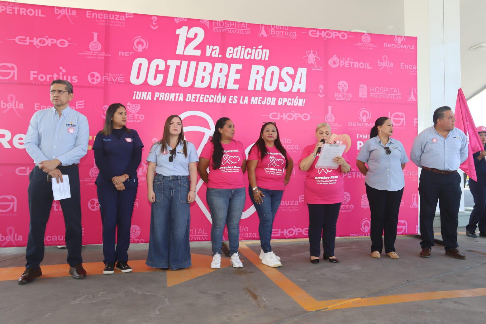 $!Luis Enrique Cruz, Stephany Alvarado, Nayeli Lizárraga, Marcela Miranda, Silvia Nolasco, Brenda Borboa Sarabia, Claudia Fernández y Herberto Gómez, presidieron la ceremonia de arranque.