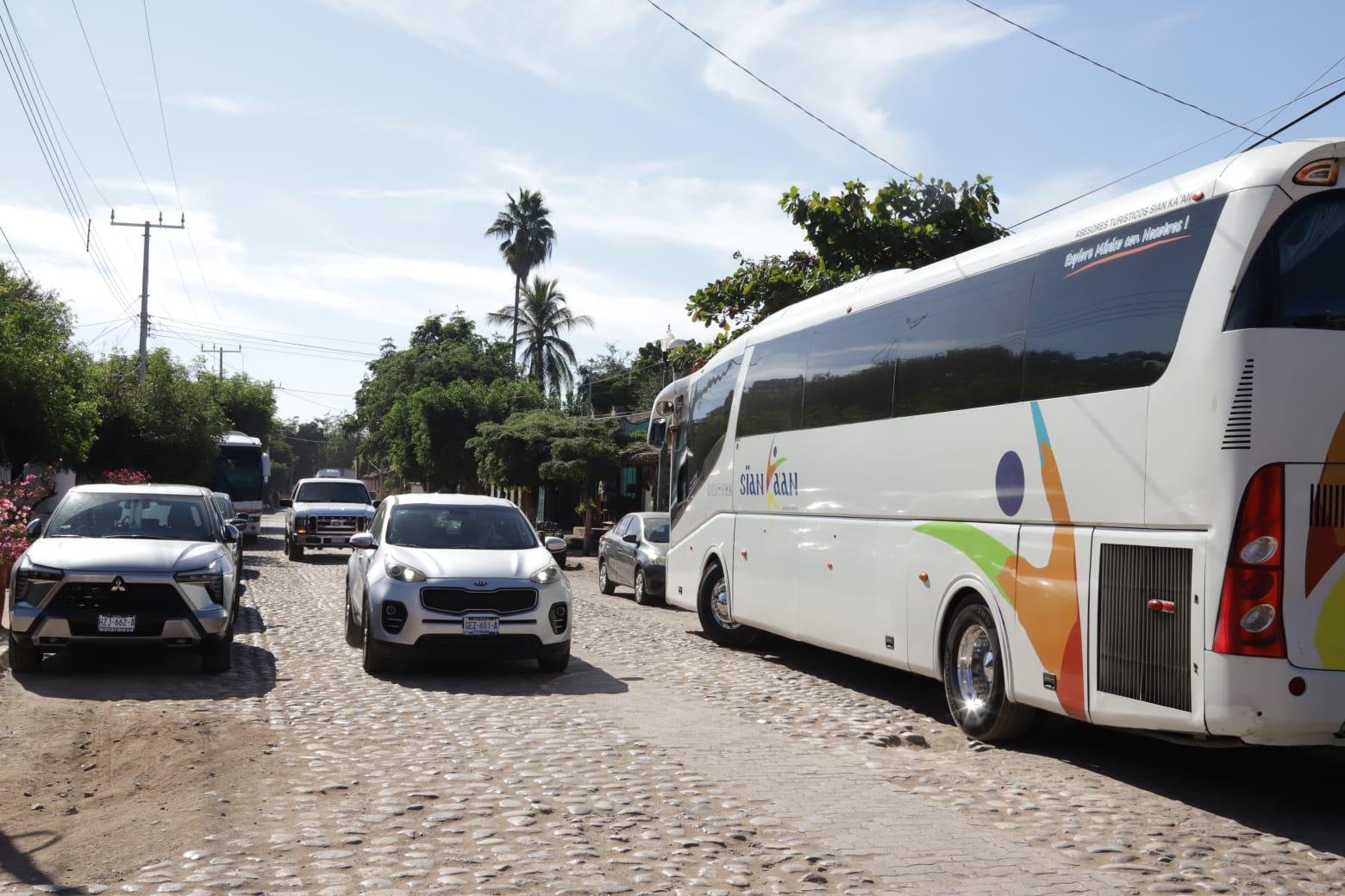 $!Realizan ‘Caravana solidaria’ en apoyo a comerciantes de El Quelite