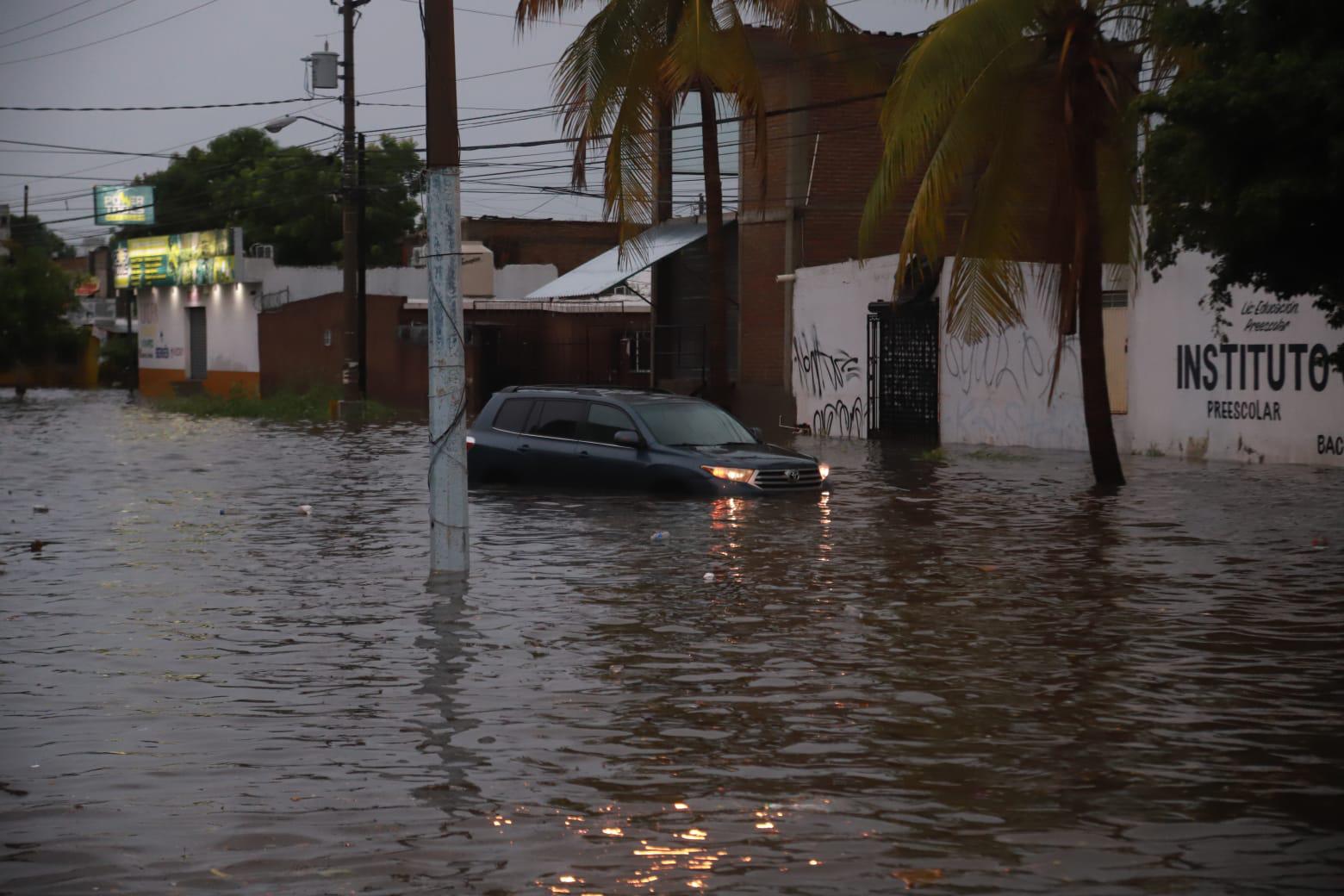 $!Azota tormenta en Mazatlán durante la madrugada