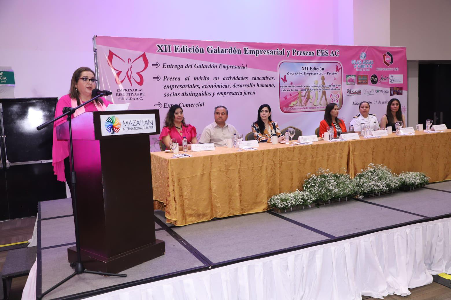 $!Distinguen con galardón a mujeres empresarias de Mazatlán