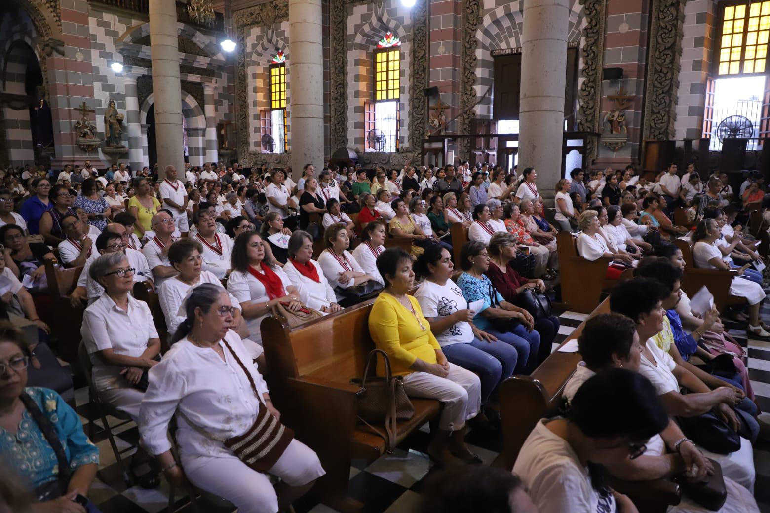 $!Celebra Iglesia Católica la procesión del Corpus Christi en Mazatlán