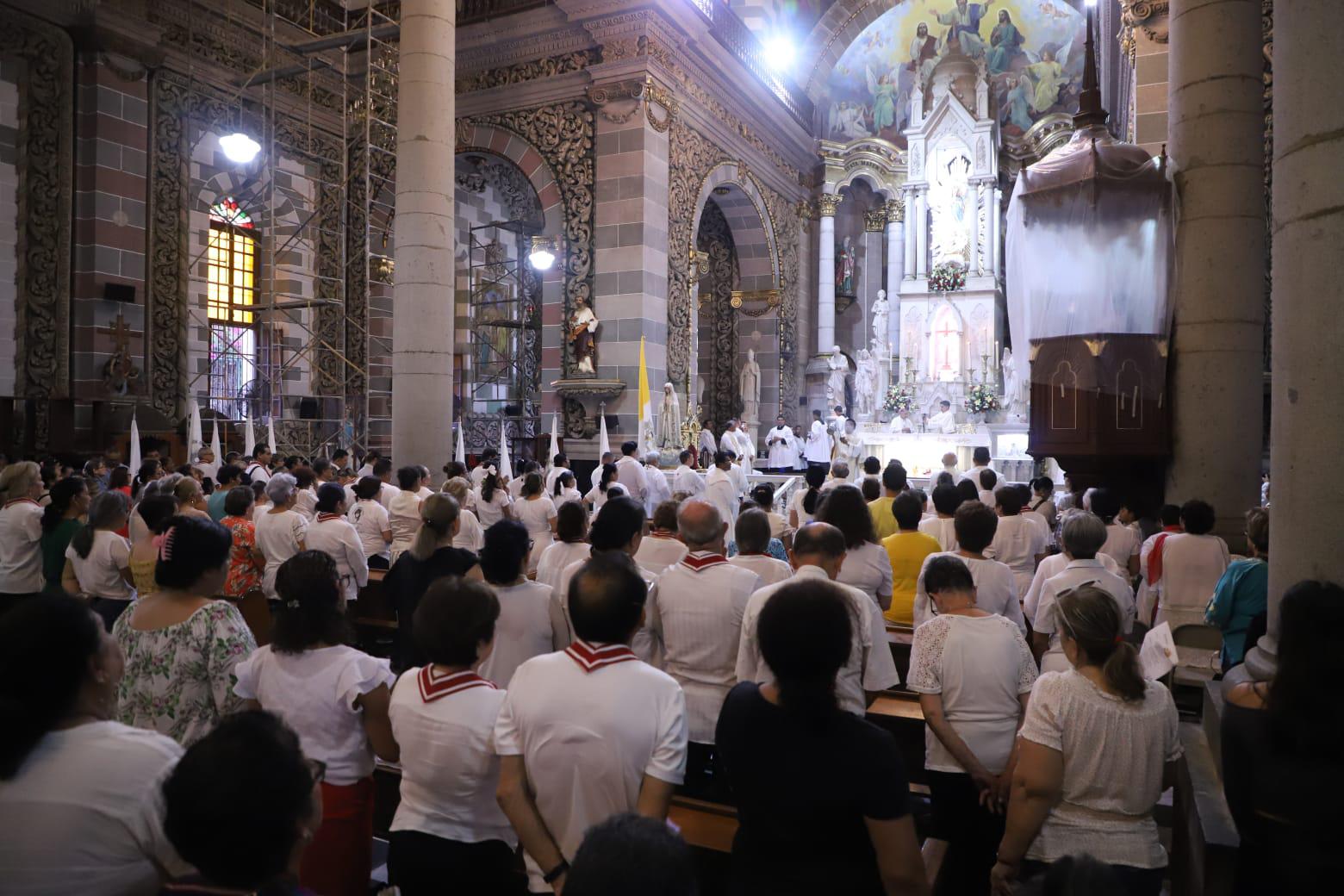 $!Celebra Iglesia Católica la procesión del Corpus Christi en Mazatlán