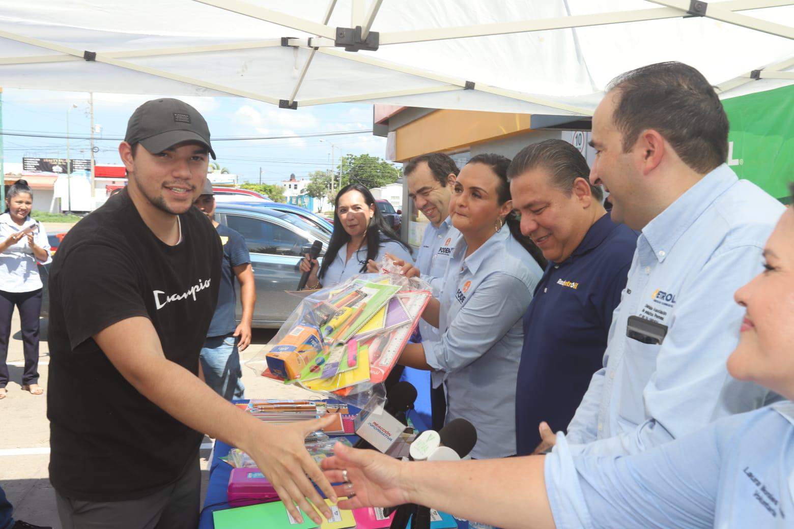 $!Grupo Petroil inicia en Mazatlán su colecta de útiles escolares