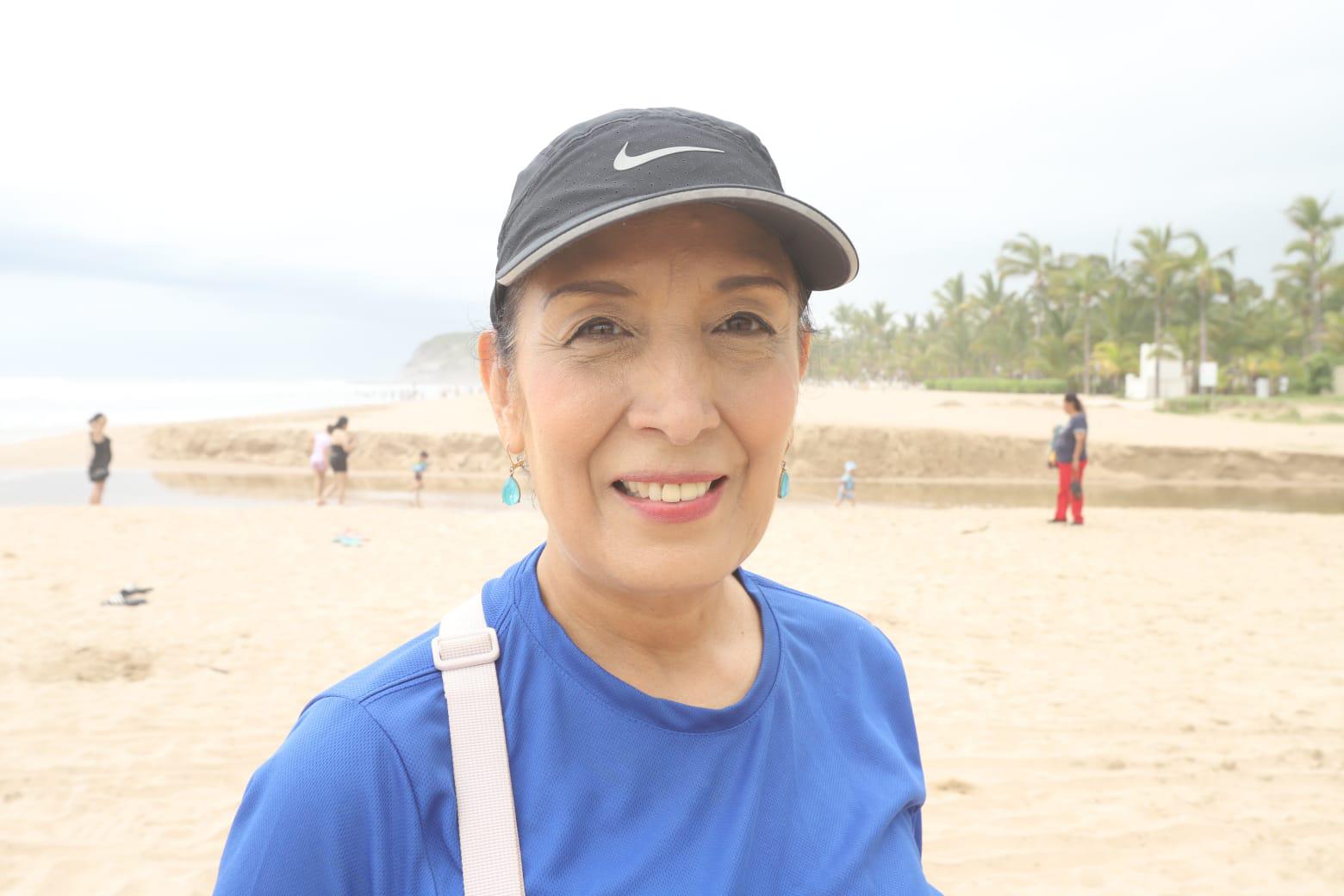 $!Niños y MazConciencia realizan limpieza en playa de Mazatlán