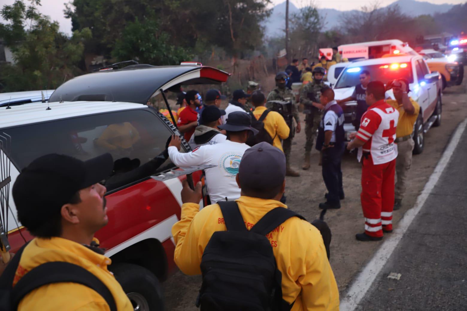 $!Por incendio sin control en El Magistral evacuan a 35 habitantes