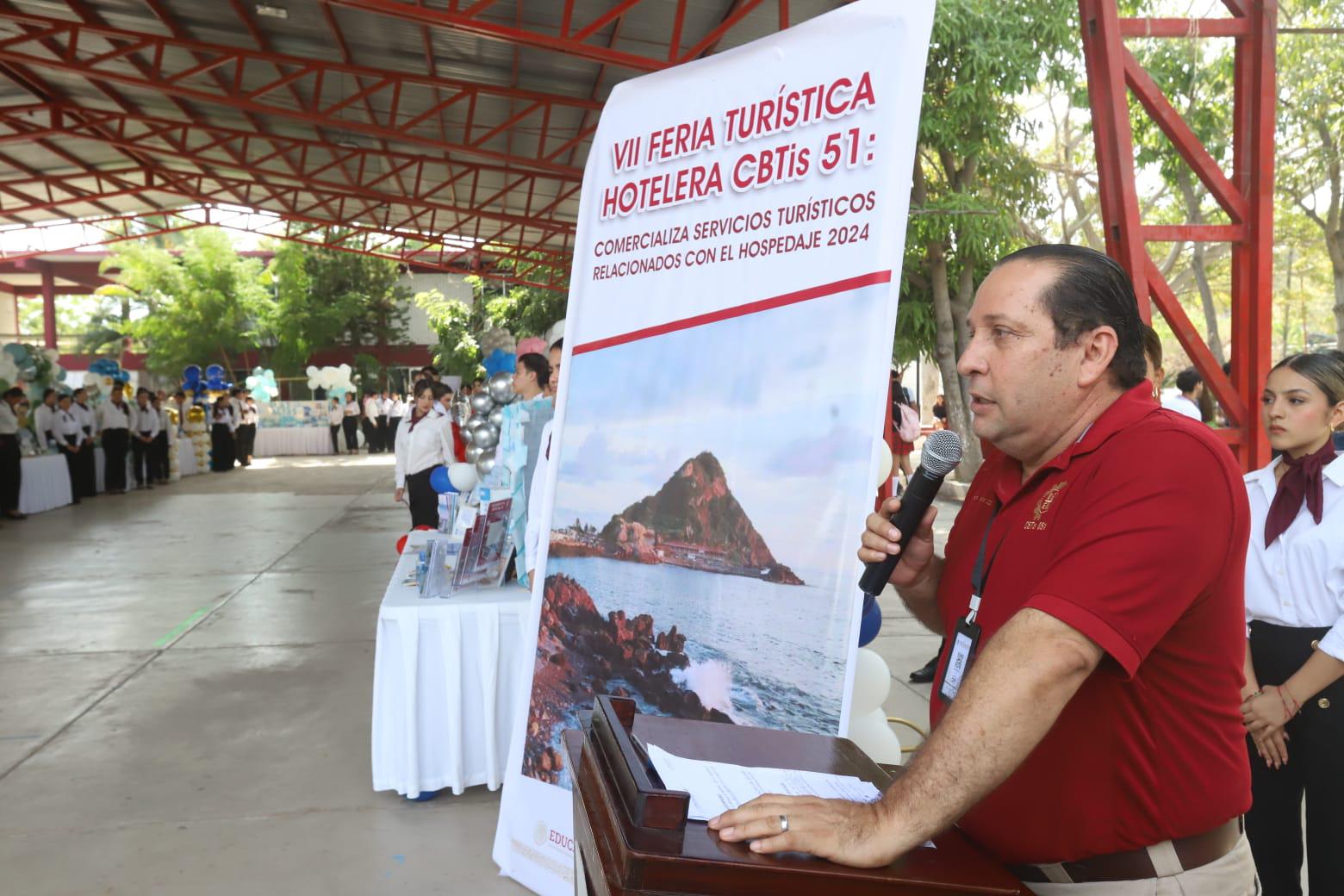 $!Presentan alumnos del CBTis 51 edición 7 de la Feria Turística Hotelera