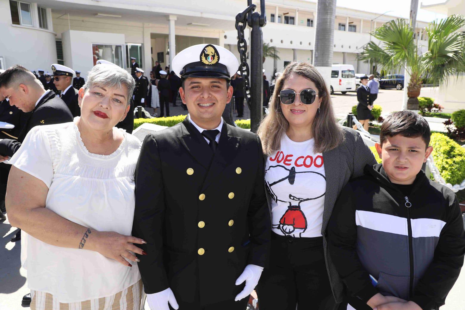 $!Asisten a celebración de la Escuela Náutica Mercante de Mazatlán