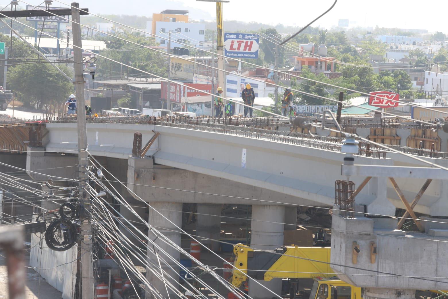 $!Avanza construcción de puente vehicular superior entre libramiento Colosio y Avenida Múnich