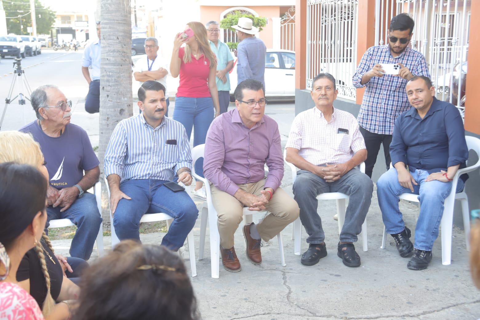 $!Dan banderazo a reposición de tramo de colector en Villas del Estero, en Mazatlán
