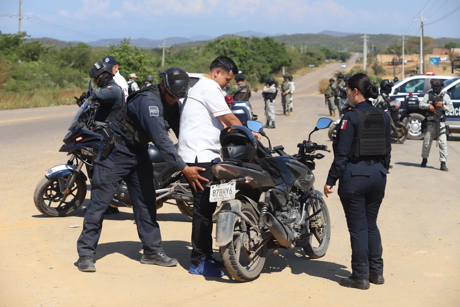 $!Implementan Fuerzas Armadas y policiales punto de revisión en área de Cerritos, en Mazatlán