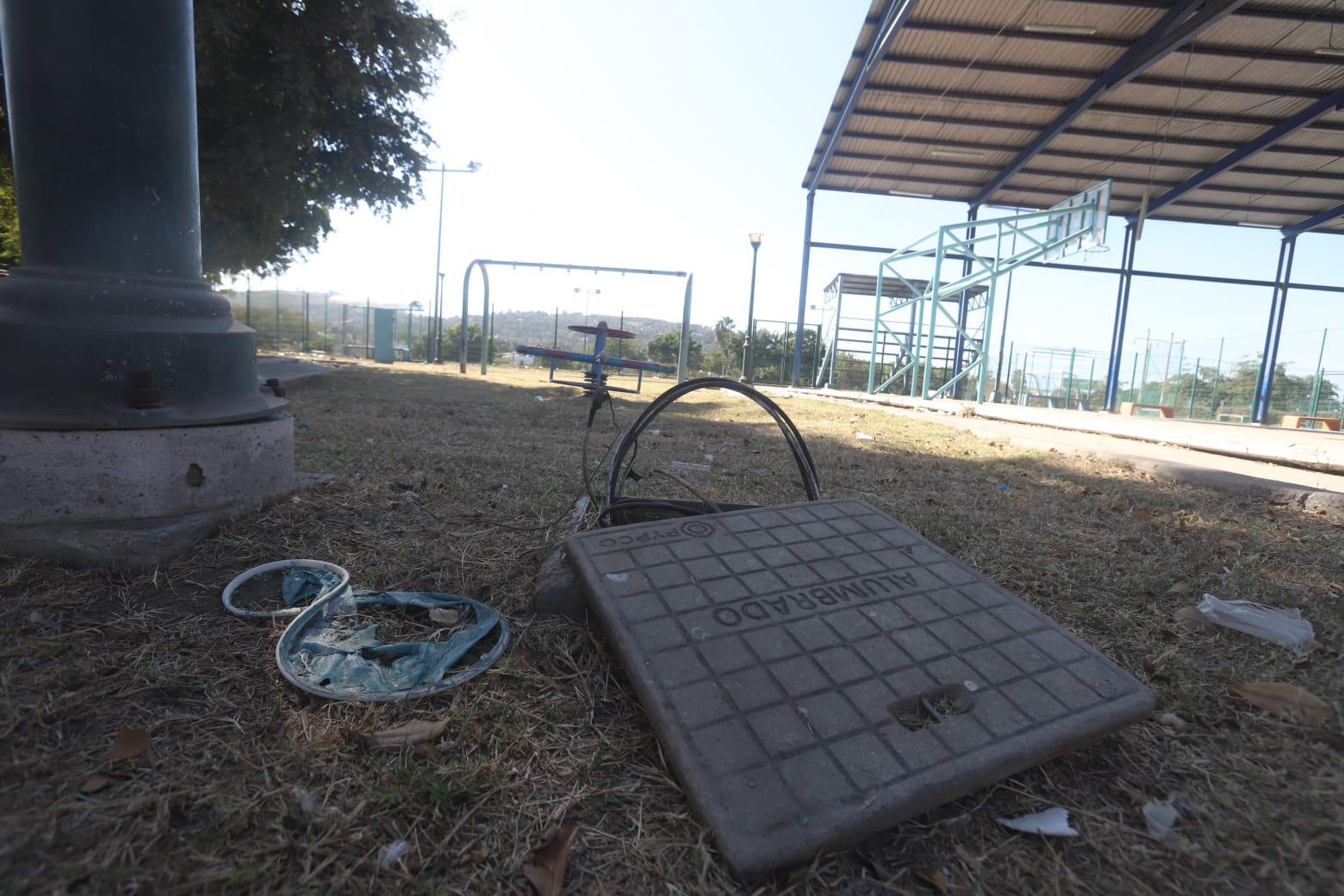 $!Está campo y parque de La Foresta en el abandono; Imdem promete rehabilitarlo