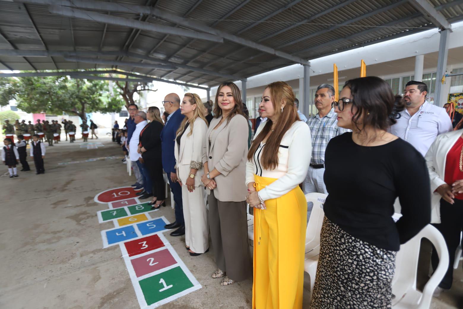 $!Celebran Lunes Cívico en jardín de niños del Centro de Mazatlán