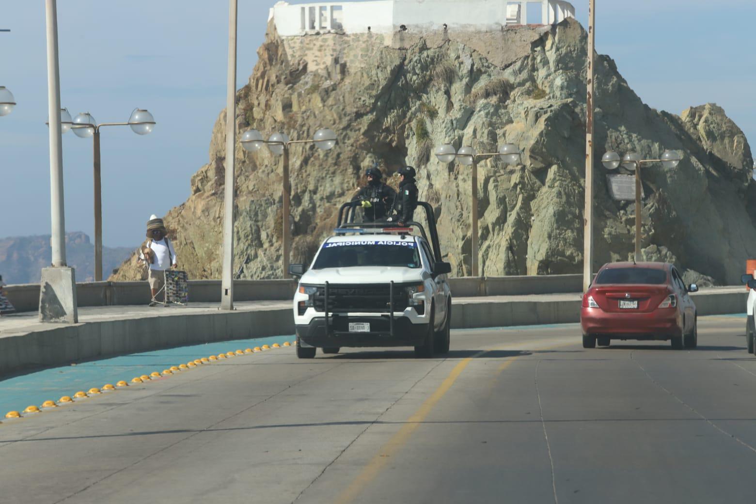 $!Elementos de Guardia Nacional patrullan zonas turísticas de Mazatlán