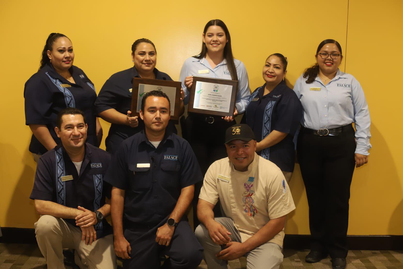 $!El Hotel Océano Palace recibió su reconocimiento.