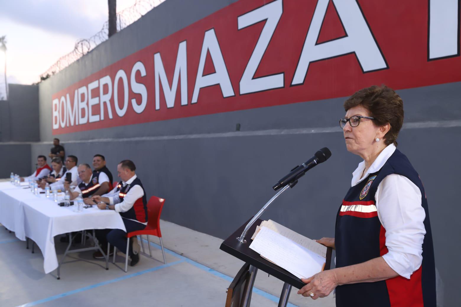 $!Celebran con entrega de reconocimientos y ascensos el Día del Bombero en Mazatlán