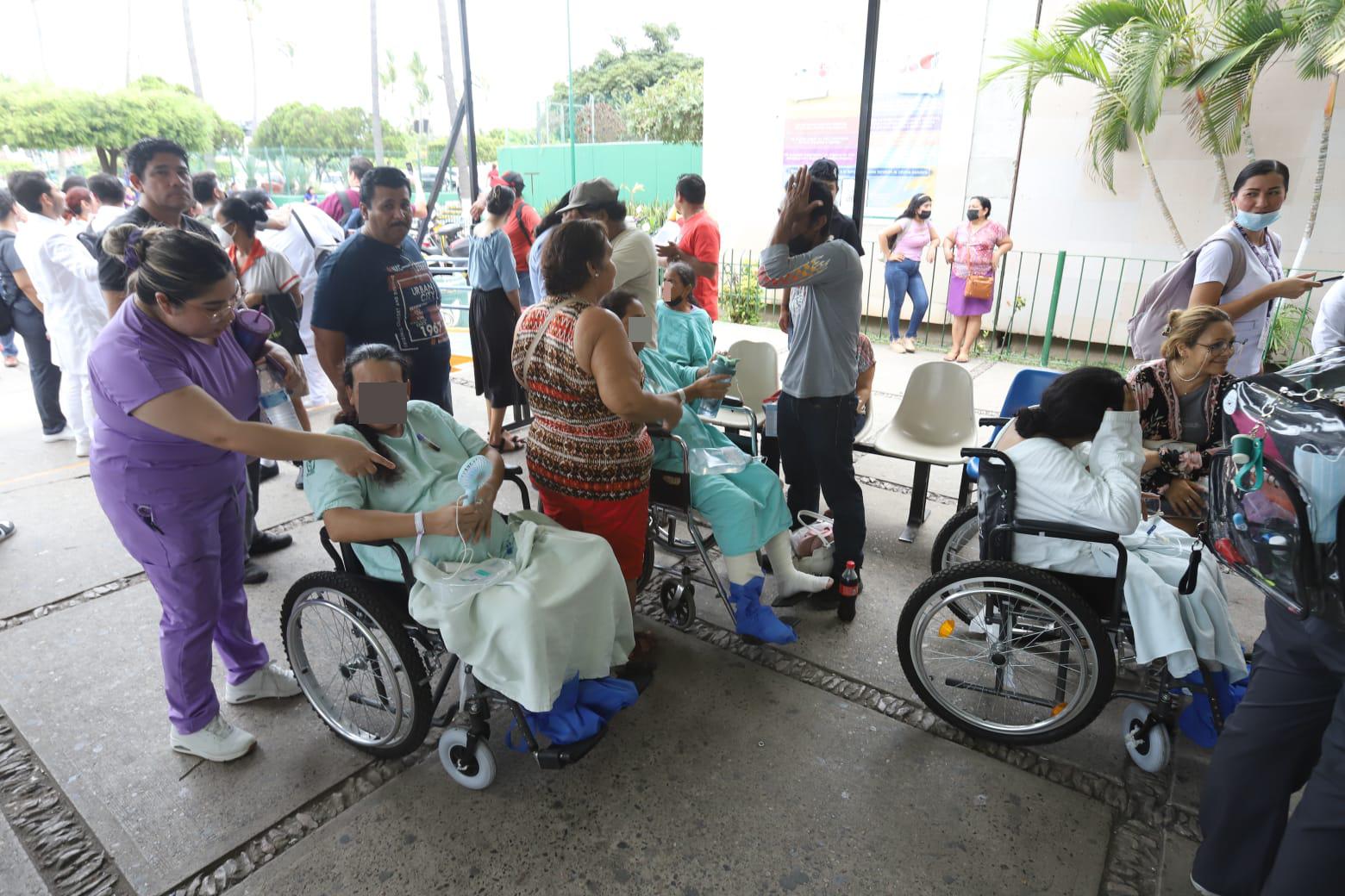 $!Desalojan áreas del IMSS nuevo en Mazatlán por fuga de oxígeno