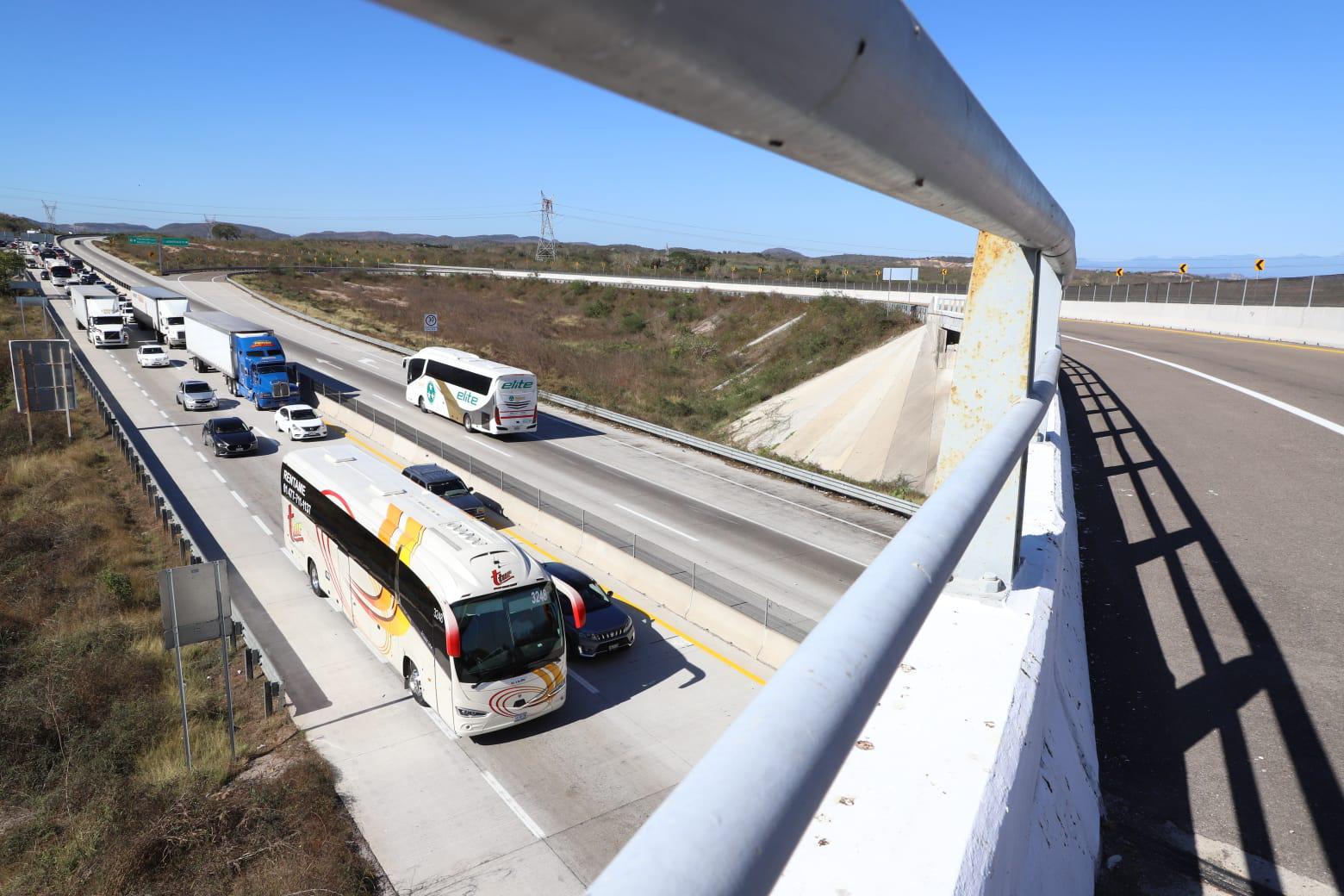 Éxodo De Vacacionistas Satura Autopista Mazatlán-Tepic