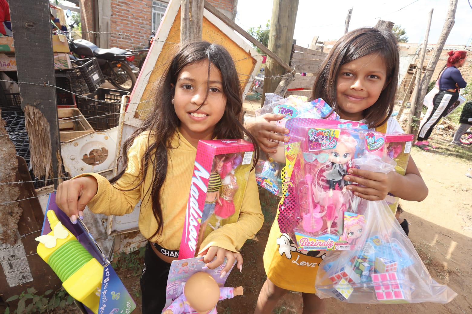 $!América y Citlali estrenarán bicicletas gracias a los Reyes Magos