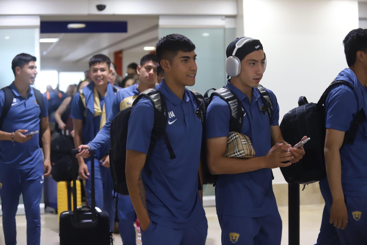 $!Evade Pumas encuentro con la prensa y aficionados a su llegada a Mazatlán