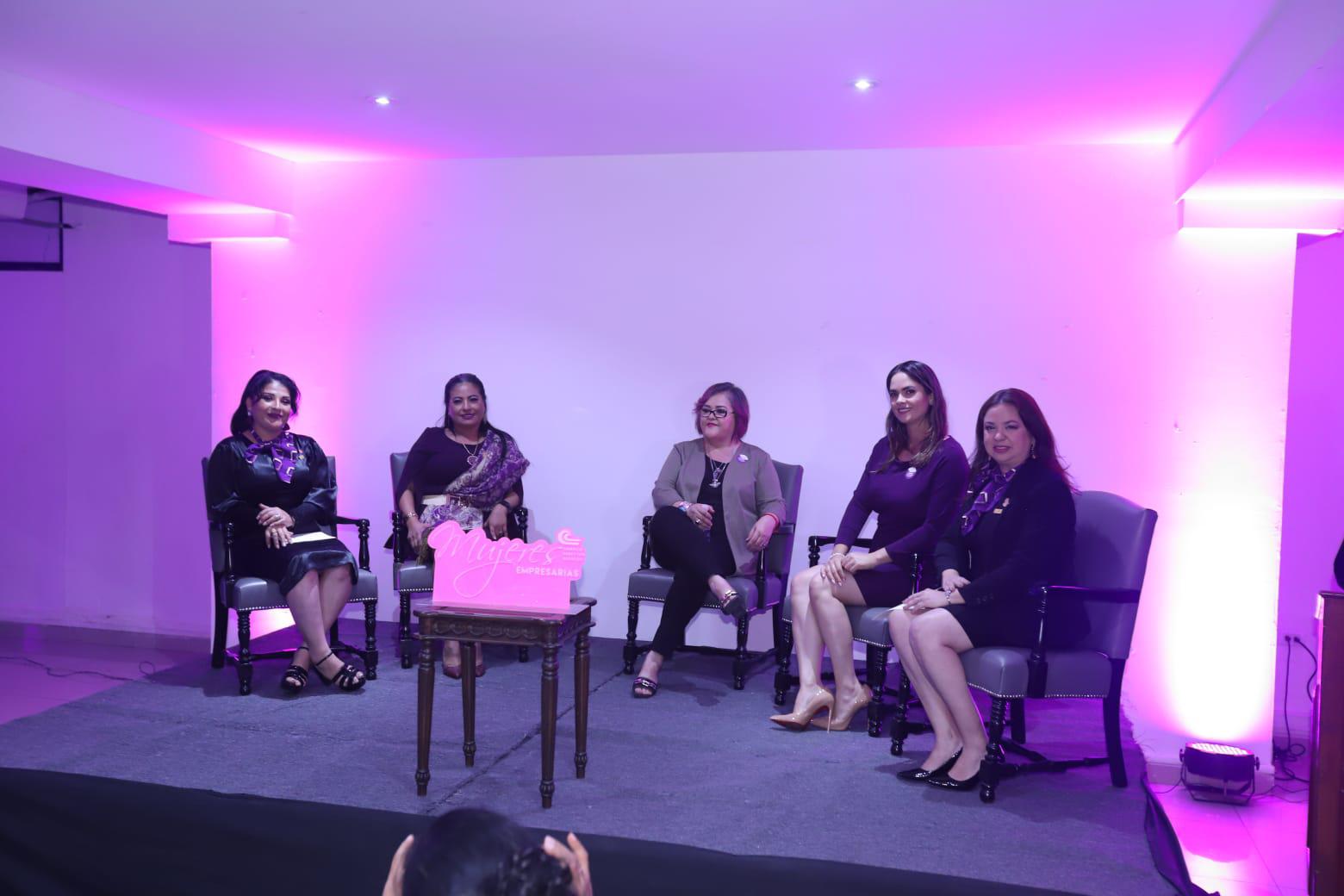 $!Comparten mujeres exitosas sus experiencias en panel ‘Mujer, vístete de poder y conquista’