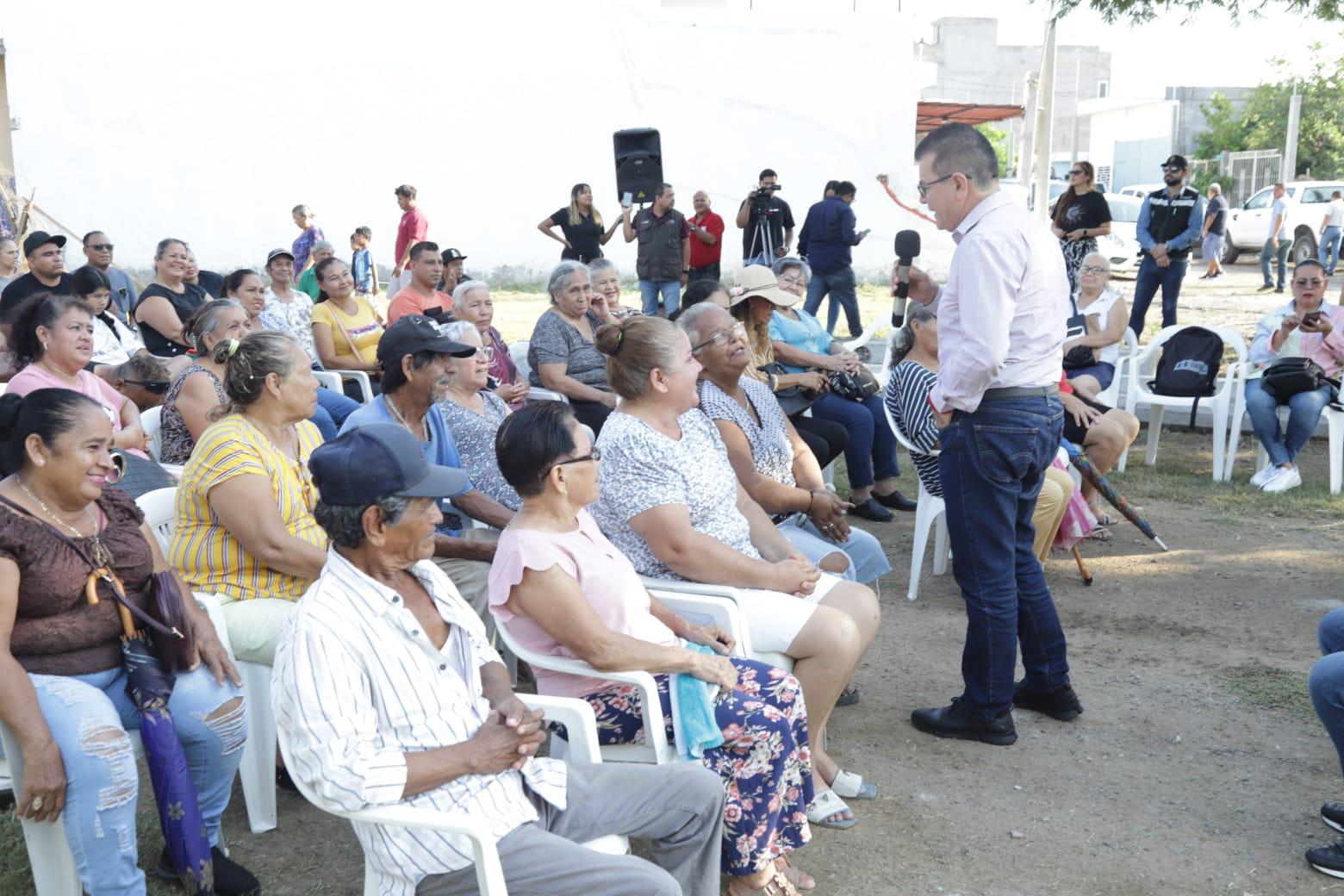 $!Entregan obra de electrificación en colonia Presas del Valle, al norte de Mazatlán