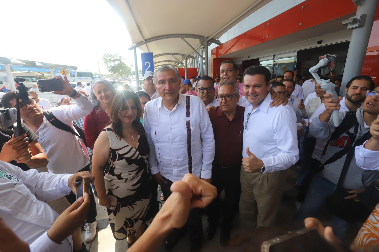 $!Llega Adán Augusto López Hernández a Mazatlán