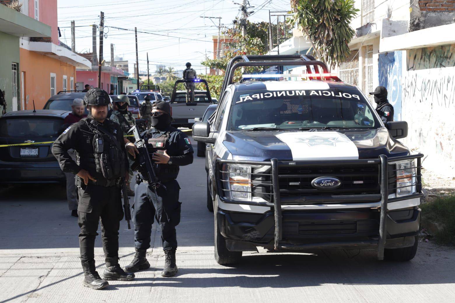 $!Mueren dos hombres acribillados por disparos en Mazatlán