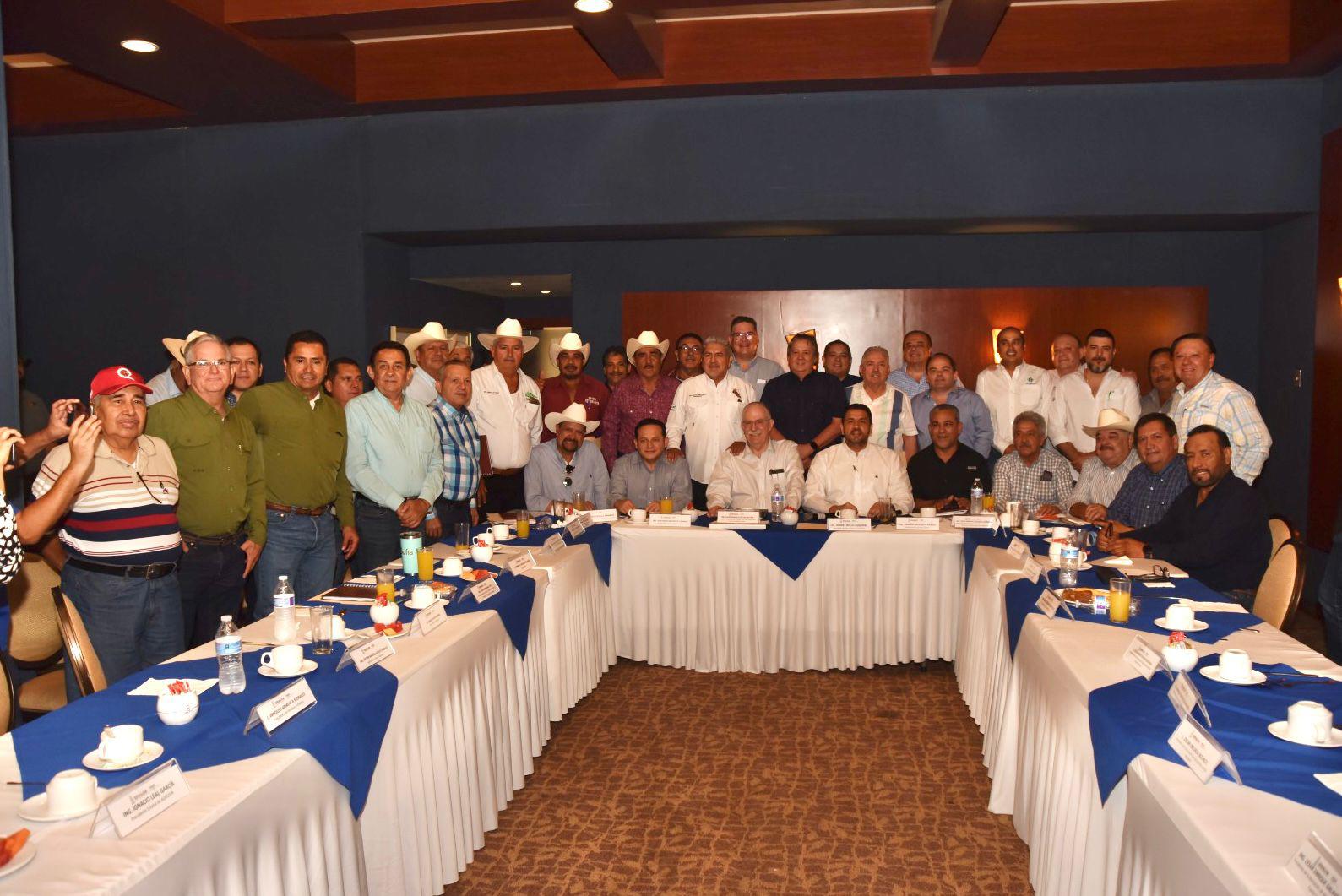 $!Se reunen secretarios de Agricultura con líderes y productores agrícolas