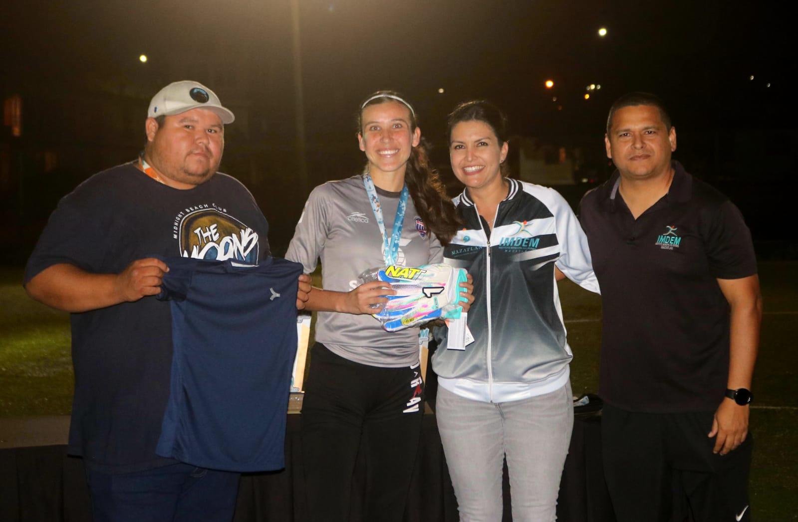 $!Familia Ríos se corona en Liga Femenil de Vistas del Mar